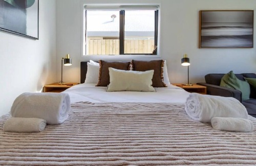 New Brighton Apartamento | Serenity Getaway Tiny home in Christchurch, New Zealand