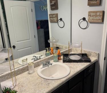McDonough Apartamento | Serenity In A Elegant Hideaway