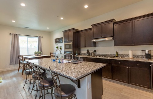 Clovis Casa | Serenity in Clovis: 3BR, 2.5BA Retreat for Your Getaway, Close to National Parks