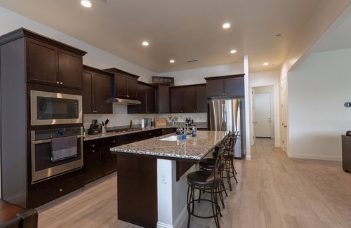 Clovis Casa | Serenity in Clovis: 3BR, 2.5BA Retreat for Your Getaway, Close to National Parks