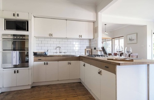 Red Hill South Casa | Serenity in Red Hill Winery Bliss and Coastal Beauty