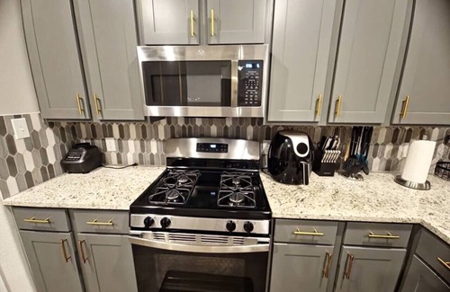 Barker Casa | Serenity in Suburbia - Katy Tx