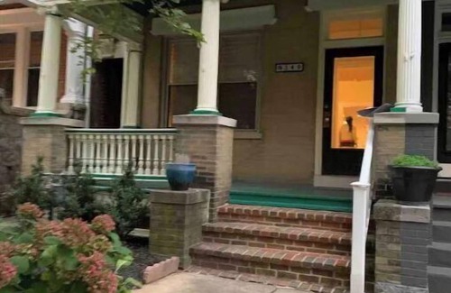 Lancaster Casa | SERENITY IN THE CITY - 5 BR College Ave by F & M