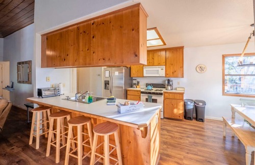 Sonora Cabina | Serenity in the Pines: Cozy Mountain Retreat