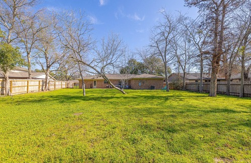 Woodson Village - Pershing Casa | Serenity In The City With Huge Backyard 4 Bedroom Home by RedAwning