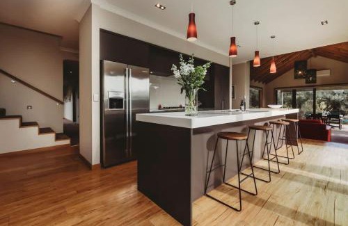 Egmont Village Casa | Serenity Lodge Getaway - with river views