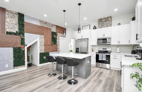 OST - South Union Casa | Serenity Lodge| Near Med Center
