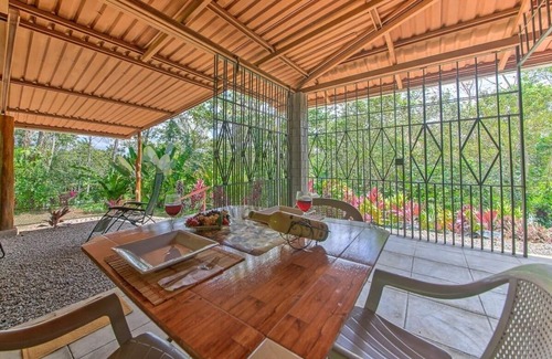 Venado Casa | Serenity Master Suite nestled on a 3-acre rain forest near La Fortuna!
