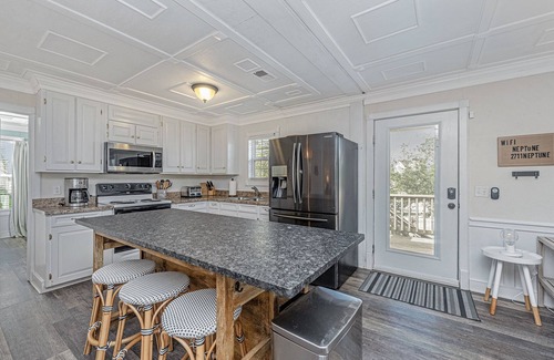 Edisto Island Casa | Serenity Now-Adorable Beach Cottage; Covered Porch & Easy Beach Access;WiFi/TV