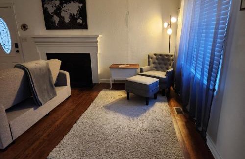 High Point Casa | Serenity on over an acre easy access to 311 and HPU