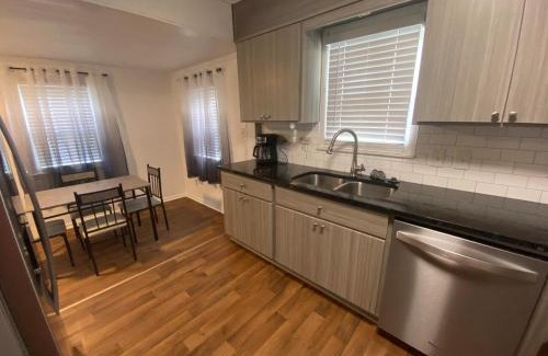 High Point Casa | Serenity on over an acre easy access to 311 and HPU