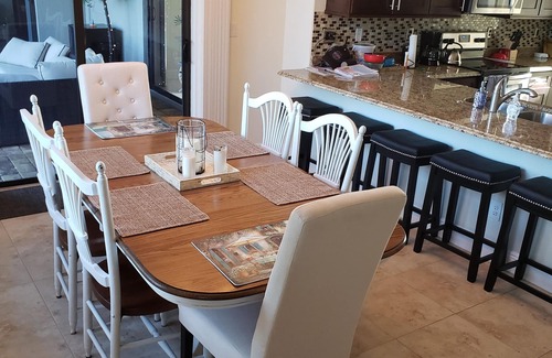 Trafalgar Casa | Serenidad en surfside