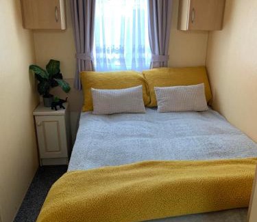Skegness Chalet De Esquí | Serenity Place Caravan 2 Double Beds With Varanda