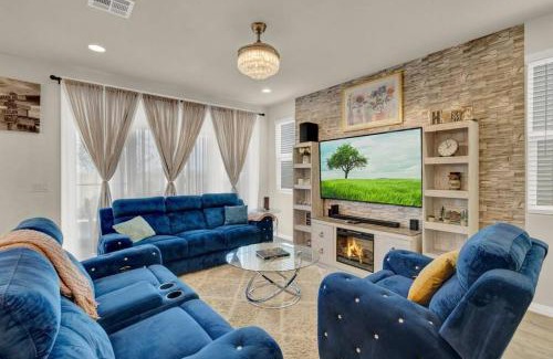 North Las Vegas Casa | Serenity Retreat: 3BR, Heated Pool, Parking