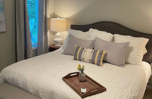 Baxter Casa | SERENITY @ Shady Cove is surrounded by nature and peacefulness.