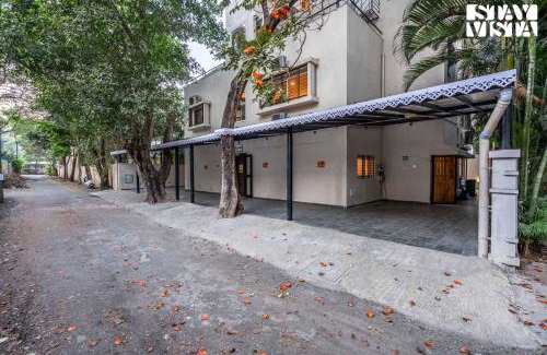 Nashik Apartamento | Serenity Skies Apartment with Pool by VEO - Part of StayVista
