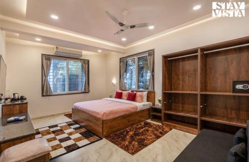 Nashik Apartamento | Serenity Skies Apartment with Pool by VEO - Part of StayVista