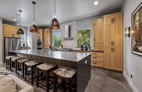 South Lamar Casa | Serenity Spaces in S Lamar - Sauna|Hot tub|Firepit