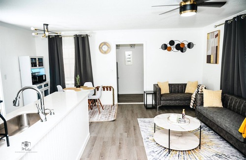 Southside Casa | SERENITY SUITEnSerenity/Mayo/UNF/Town center