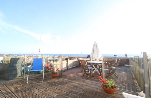 Seaford Casa | Serenity "your calm seafront retreat"