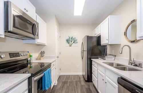 Durham Casa | ★Serine Space ★ King Bed ★ Long Term Stays ★ Duke★