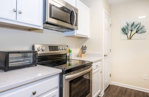 Durham Casa | ★Serine Space ★ King Bed ★ Long Term Stays ★ Duke★