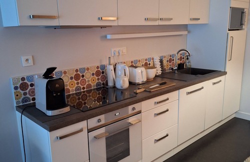 Monetier-les-Bains Apartamento | Serre Chevalier, Monêtier, superb renovated apartment with terrace overlooking garden
