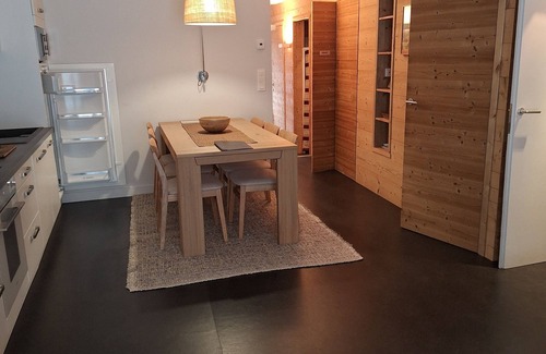 Monetier-les-Bains Apartamento | Serre Chevalier, Monêtier, superb renovated apartment with terrace overlooking garden