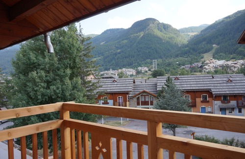 La Salle-les-Alpes Casa | Serre Chevalier: Large renovated traditional chalet, Sauna, Billiards table, close to the slopes