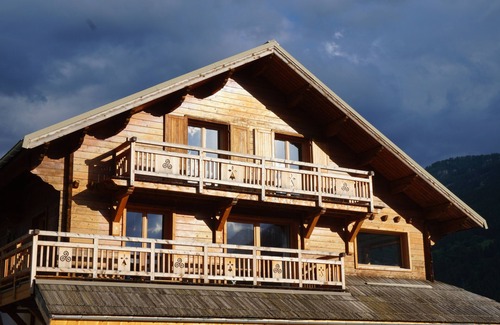 La Salle-les-Alpes Casa | Serre Chevalier: Large renovated traditional chalet, Sauna, Billiards table, close to the slopes