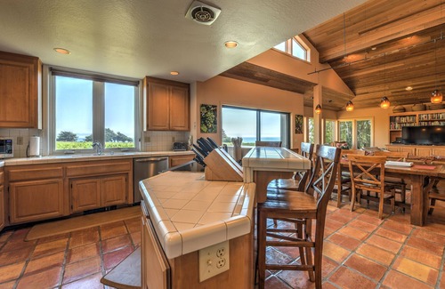 Sea Ranch Casa | Ubicado en una hermosa pradera a 200 yardas de la playa