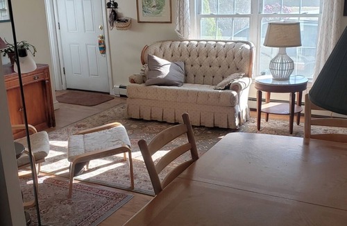 East Falmouth Casa | Set Up for Comfort! Beautiful Home in Falmouth - 3 bedroom/2bath - Sleeps 6