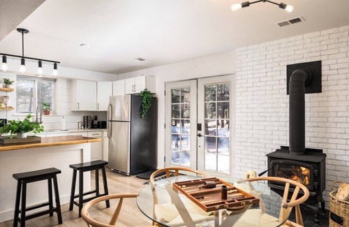 Bailey Casa | Seth|810 Tincup Terrace · The Modern Mountaineer | 2.7 acres w/ hot tub!