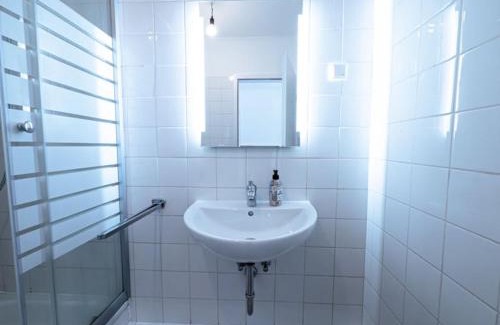 Seth Apartamento | Seth C - Monteursunterkunft - Einzelbetten - gute Anbindung - Bettwäsche