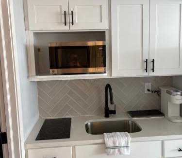 Cape May - Wildwood Apartamento | Settle In the Sun at The Carideon Family Resort