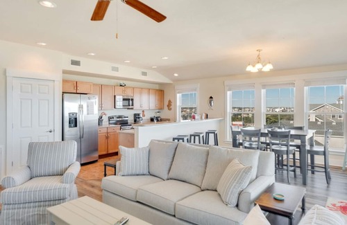 Kill Devil Hills Condominio | Siete Cs 402: Mejor nivel condominio, frente al mar, piscina comunitaria, comunidad de camino privado a la playa.