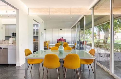 Palm Springs Casa | Casa moderna de mediados de siglo - Club de campo Seven Lakes