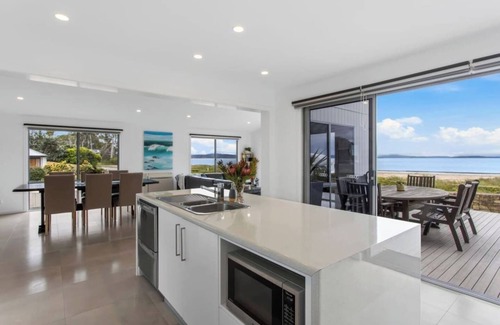 Seven Mile Beach Casa | Seven Mile Beach House Surf Hike Golf