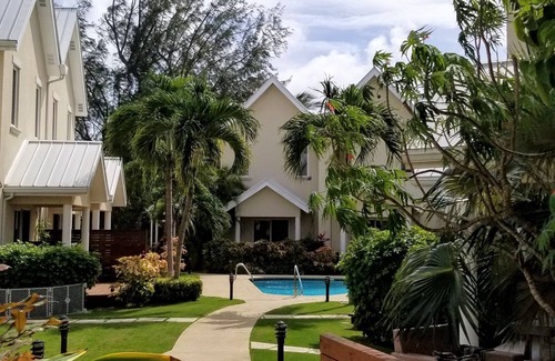 West Bay Casa | Seven Mile Beach Corridor, beautifully renovated 2 bdrm. Steps to Cemetery Beach