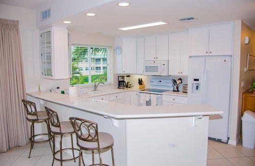 Seven Mile Beach Condominio | Seven Mile Beach Oceanfront 3 Bedroom Condo con piscina / jacuzzi