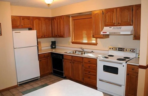 Seven Springs Condominio | Seven Springs 2 Bedroom Standard Condo, Sleeps 10! by RedAwning - Save 10% on 3 Nights, 15% on 5 Nights!