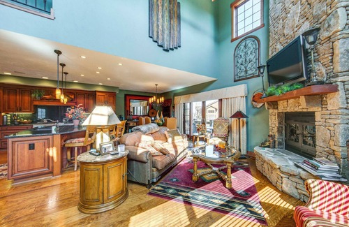 Champion Casa | Seven Springs Resort Home: Theater Room & Grill