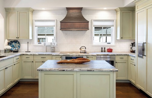 Seal Beach Casa | Seventh & Shore | Stylish Seal Beach Home w/ Elevator, Fireplace + Bold Design