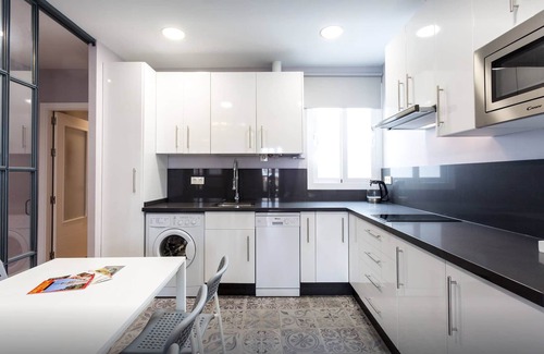 Santa Catalina Apartamento | Luxurious and bright flat in Historic Center 130m2, 3 bedrooms + sunny terrace.