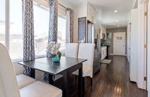 Oakland Casa | Sf City Ocean View. Free parking inside the compound. 15 min beach Drive