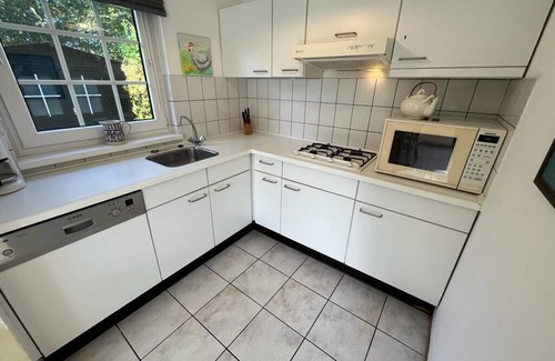 Kortgene Casa | Sfeervolle Vakantiewoning met 3 Slaapkamers Nabij Veerse Meer en Noordzeestrand