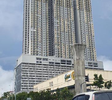 Seri Kembangan Apartamento | SFERA ATMOSPHERE MAEPS Serdang Free WiFi Netflix Sky Garden Infinity Pool Facing Putrajaya