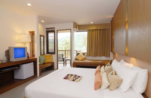 Karon Hotel | Habitación doble Grand Deluxe en la playa de Karon (004)