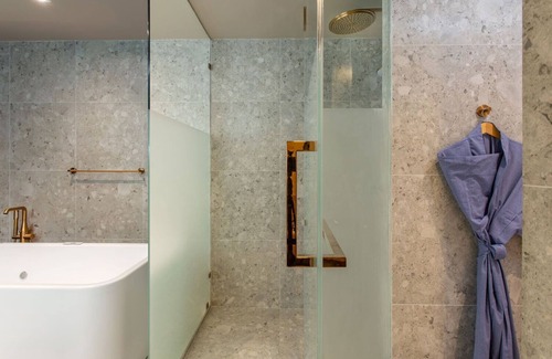Khuekkhak Complejo | Habitación grande + cama King + jacuzzi junto al mar (S07)