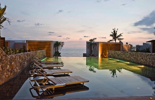 Khuekkhak Villa | Villa de lujo frente a la playa con piscina (B01)